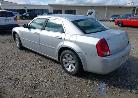 2007 Chrysler 300 Touring из США, поврежденный, VIN 2C3KA53G87H759422